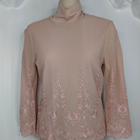 VTG The Limited Embroidered Gauze Mock Neck Top S - Picture 3 of 14